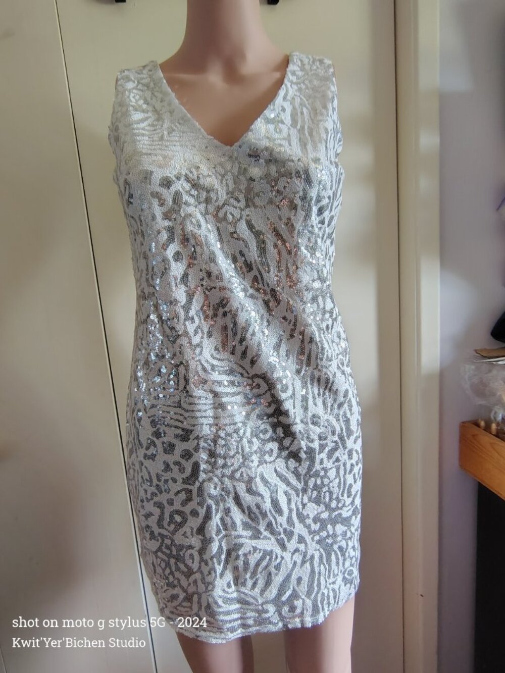Forever 21 Sequin Dress SZ M Fully Lined